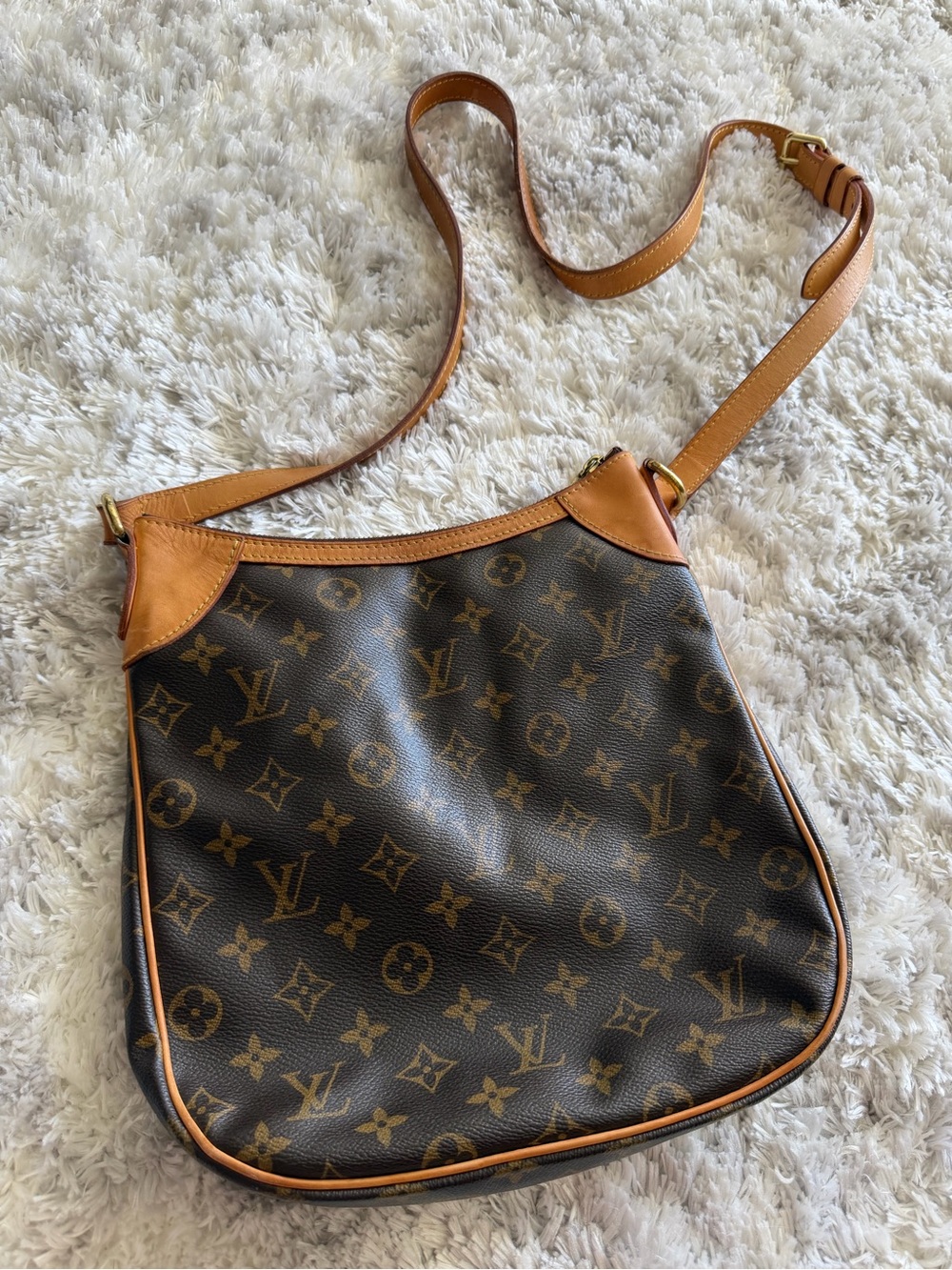 Louis Vuitton Monogram Crossbody in Brown & Tan Leather Trim - Picture 1 of 16